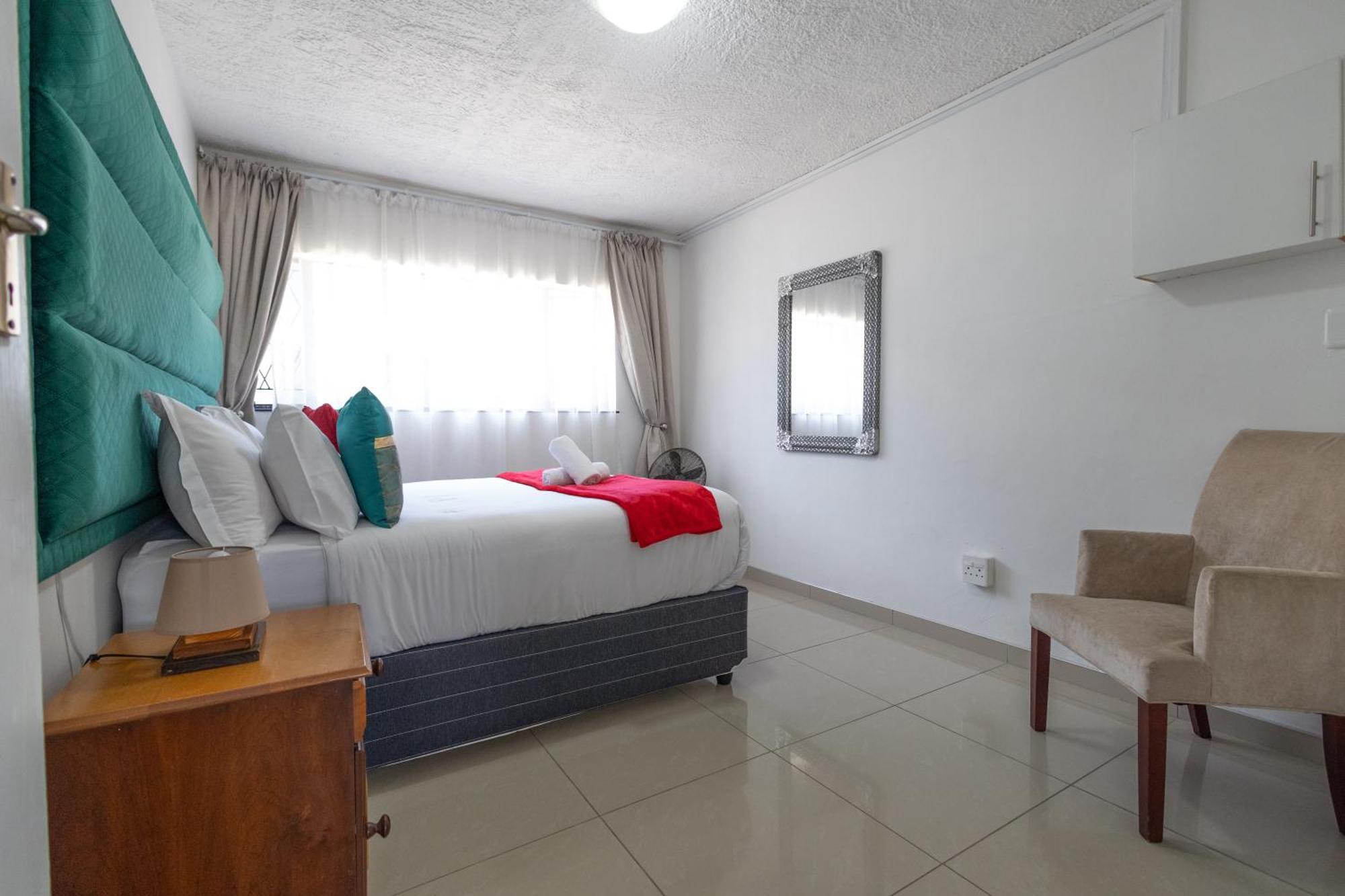 Safi Classic 3 Bedroom Apartment 4 East London Exterior photo